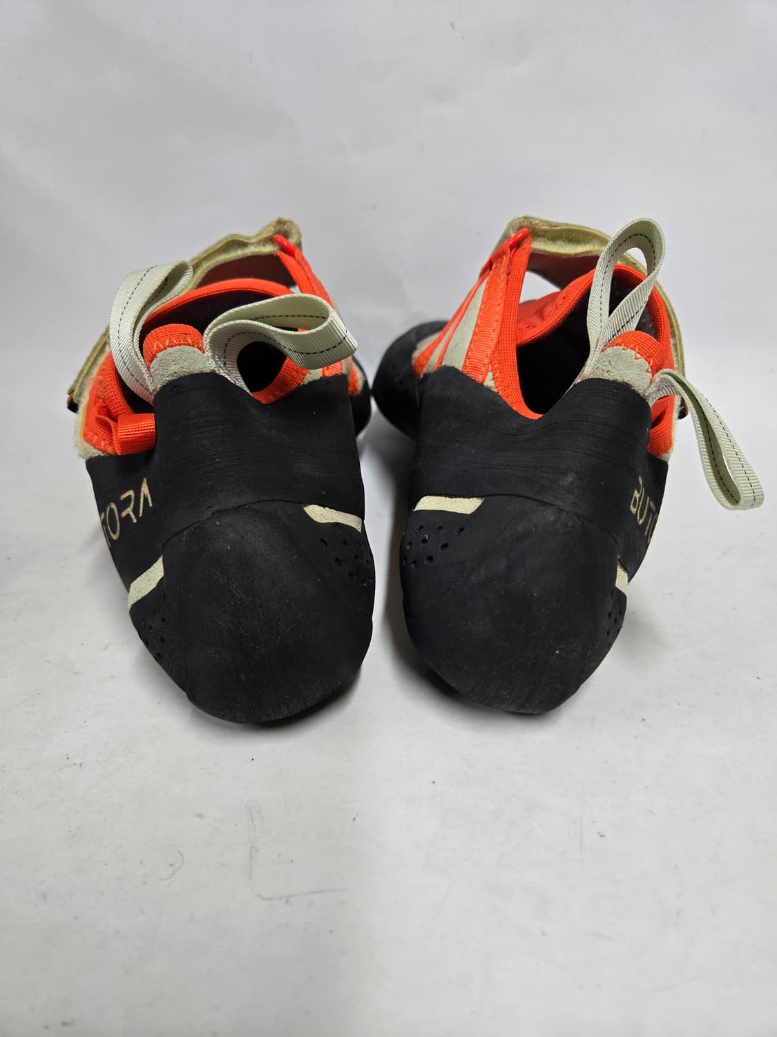 새제품)부토라 아크로 컴프 클라이밍 암벽화 블랙/오렌지 EUR40 상품이미지4