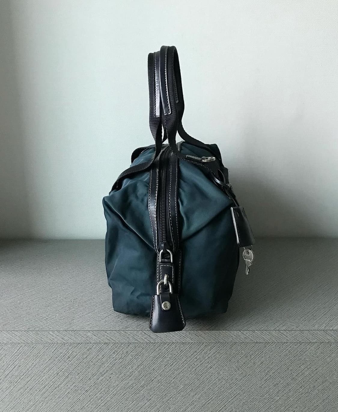 프라다 삼각로고 포코노 토트백 상품이미지4