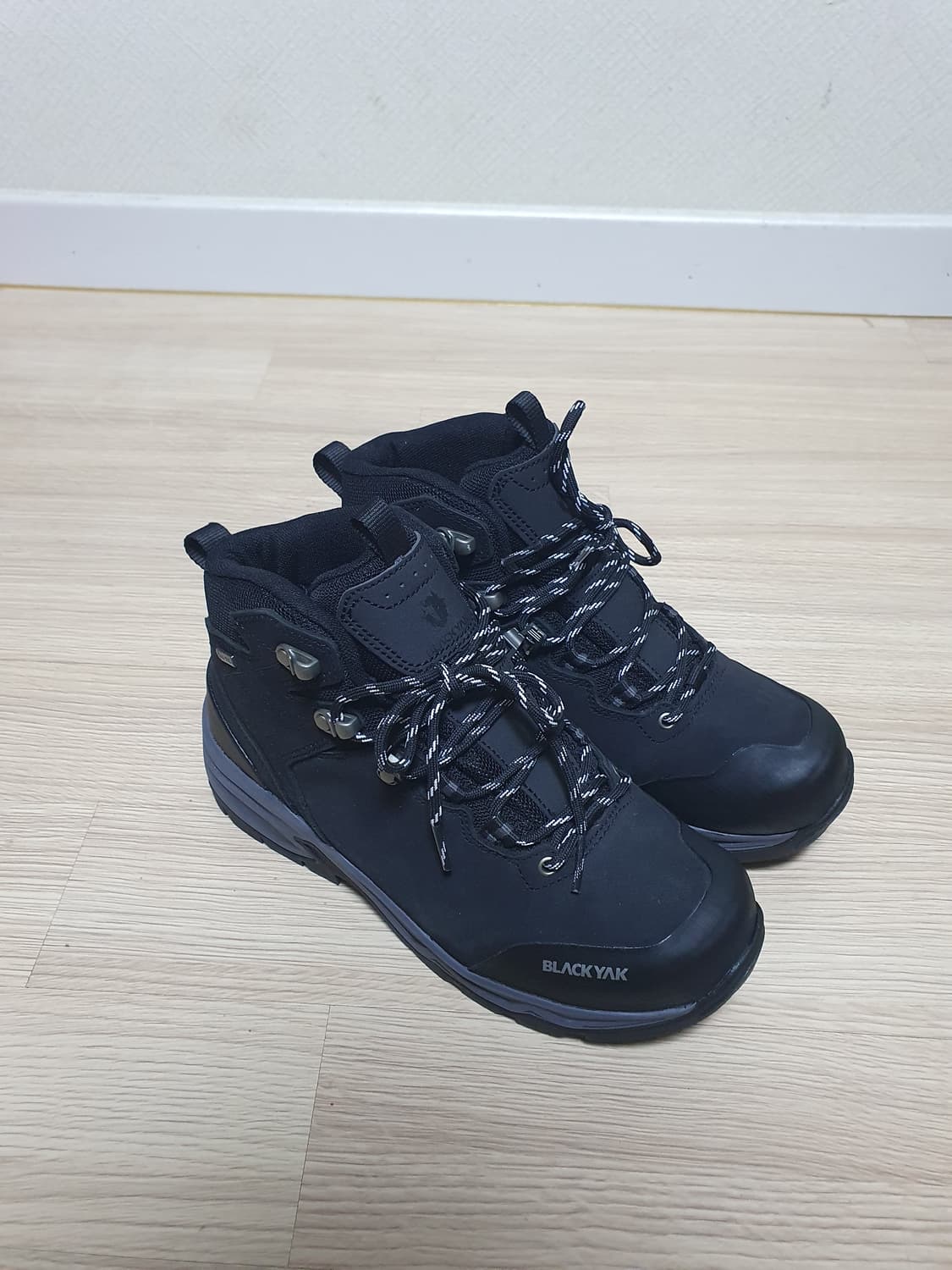 블랙야크 고어텍스 등산화 블랙 245 상품이미지2