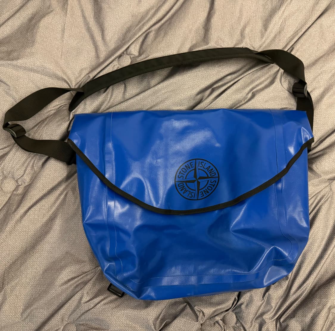 스톤아일랜드 PVC 메신저백 블루 가방 크로스백 상품이미지2