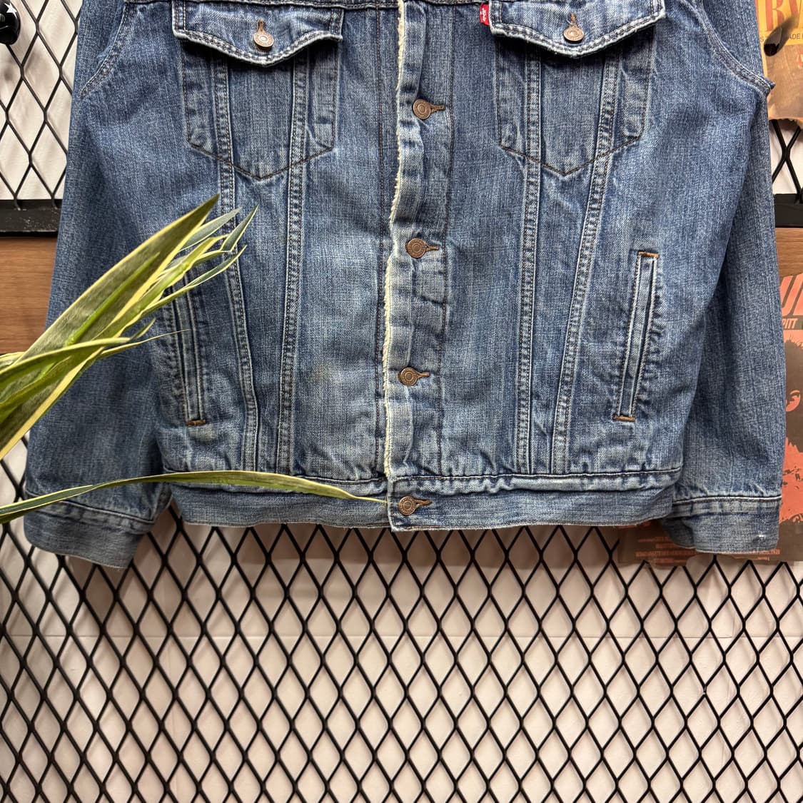00s 리바이스 빈티지 쉐르파 데님 트러커 자켓 투포켓 디테일 상품이미지4