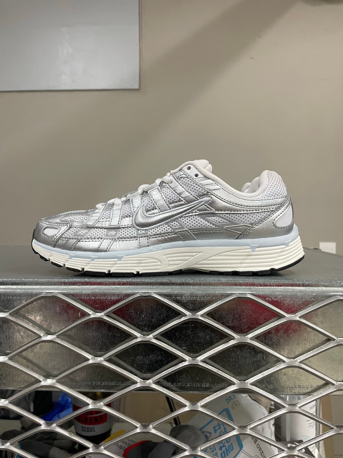 나이키 P-6000 메탈릭 실버 245 상품이미지1