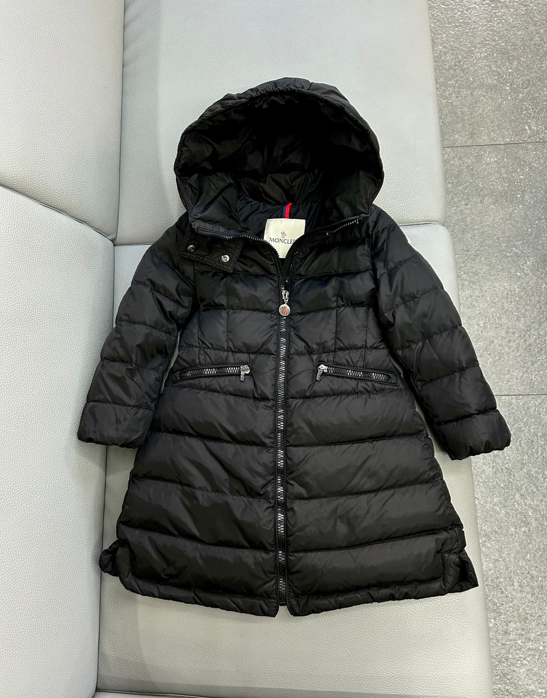몽클레어 키즈 밀렌 블랙패딩(6세) 상품이미지4