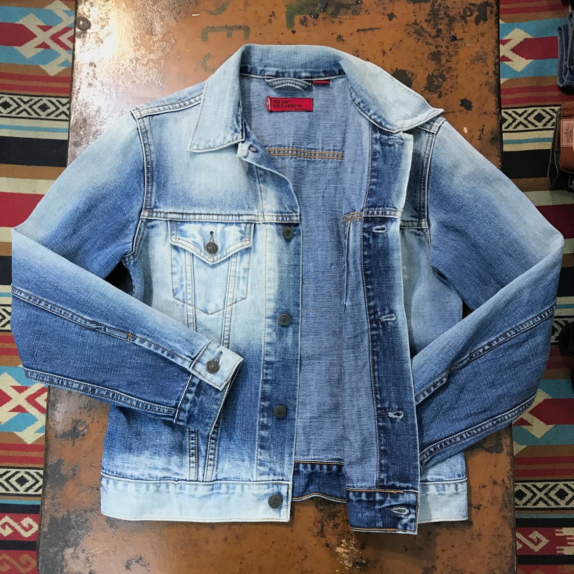 리바이스 레드탭 하드 워시드 데님 트러커 자켓 여성 55 사이즈  상품이미지4