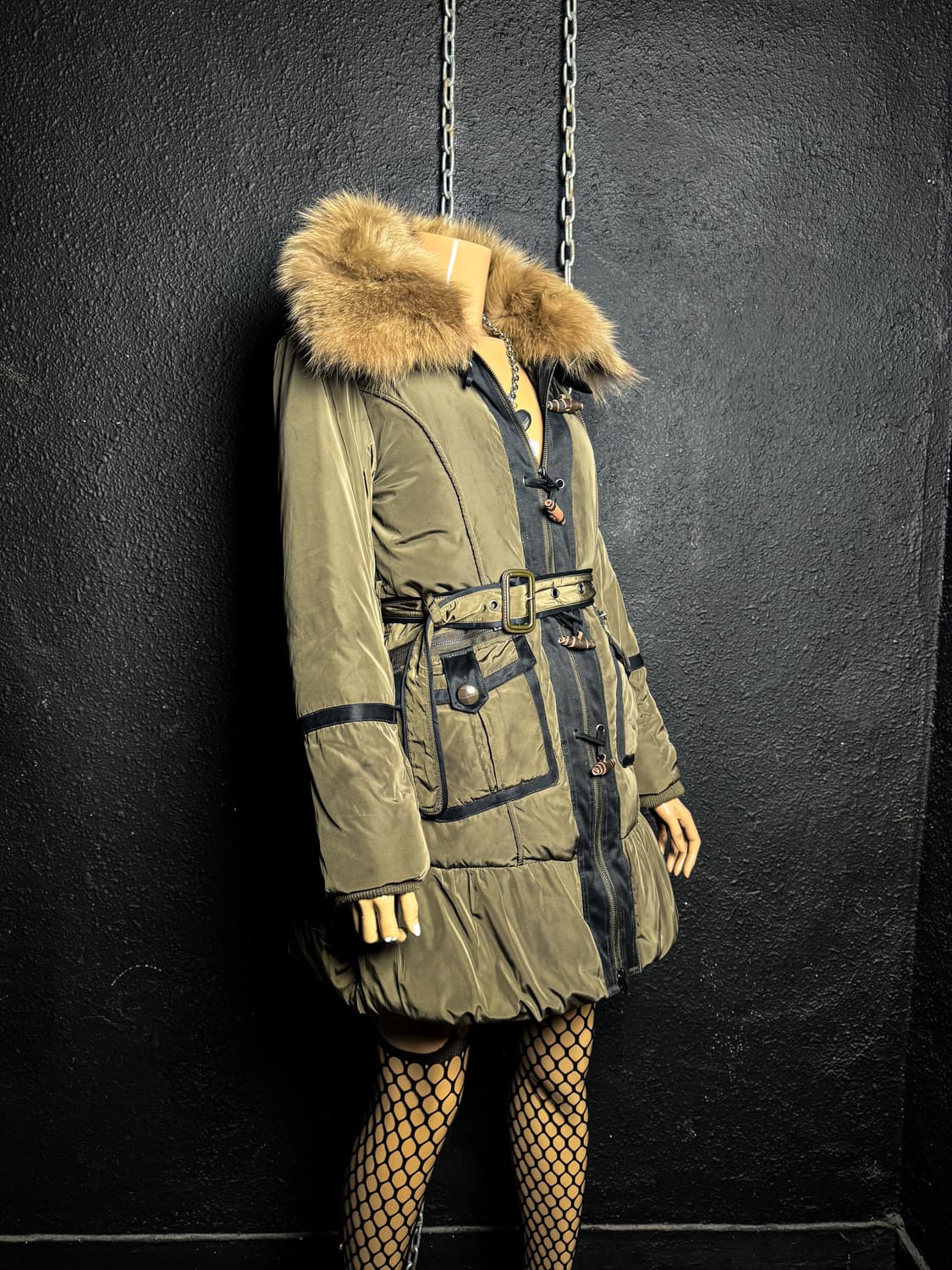 MAITRESSE – Fur Trim Belted Down Parka   상품이미지4