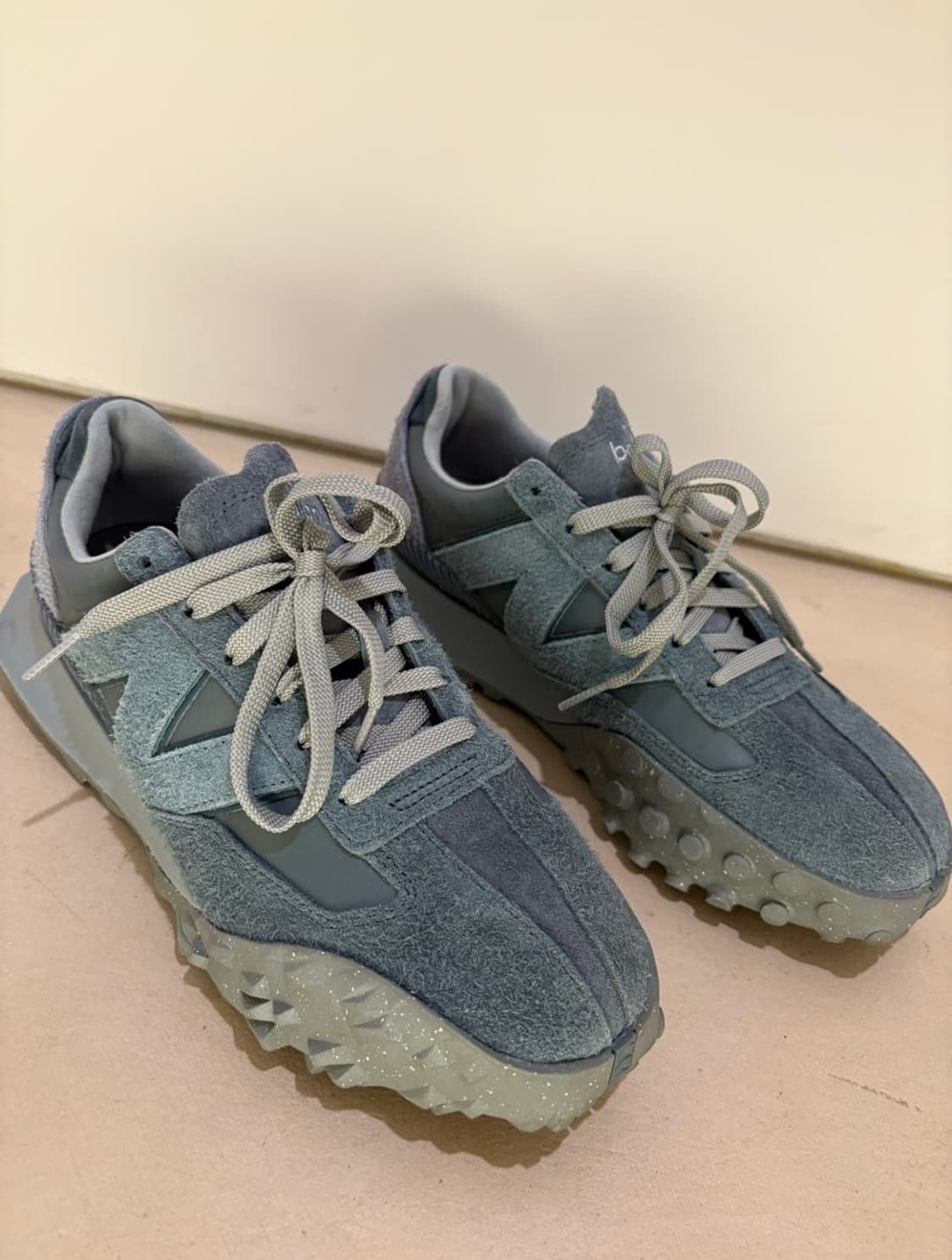 뉴발란스 오라리 콜라보 XC-72 운동화 상품이미지1