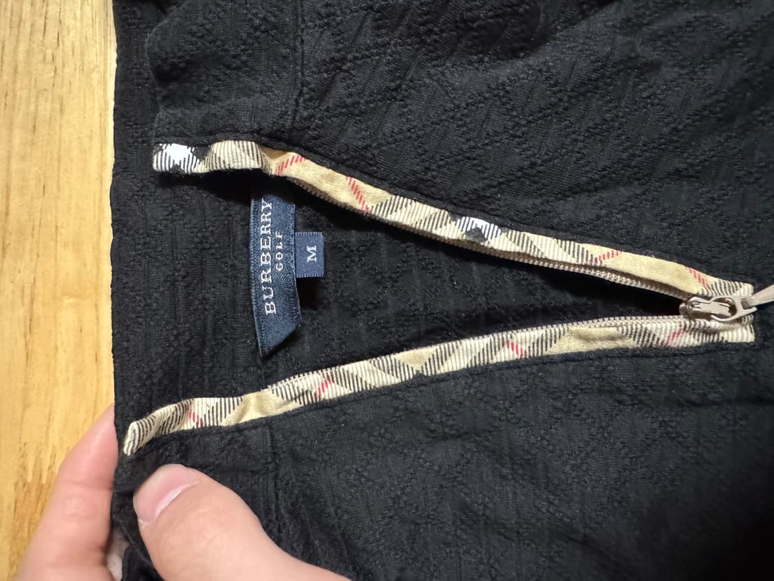 버버리 골프 블랙 M사이즈 반집업 니트 상품이미지4