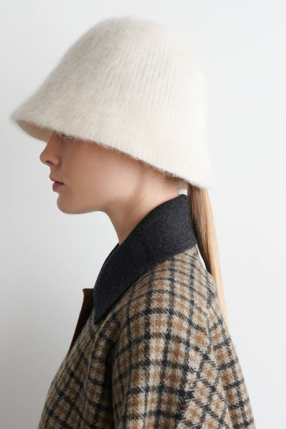 [새상품] 코스 모헤어 버킷햇 (에크루 컬러) 상품이미지1