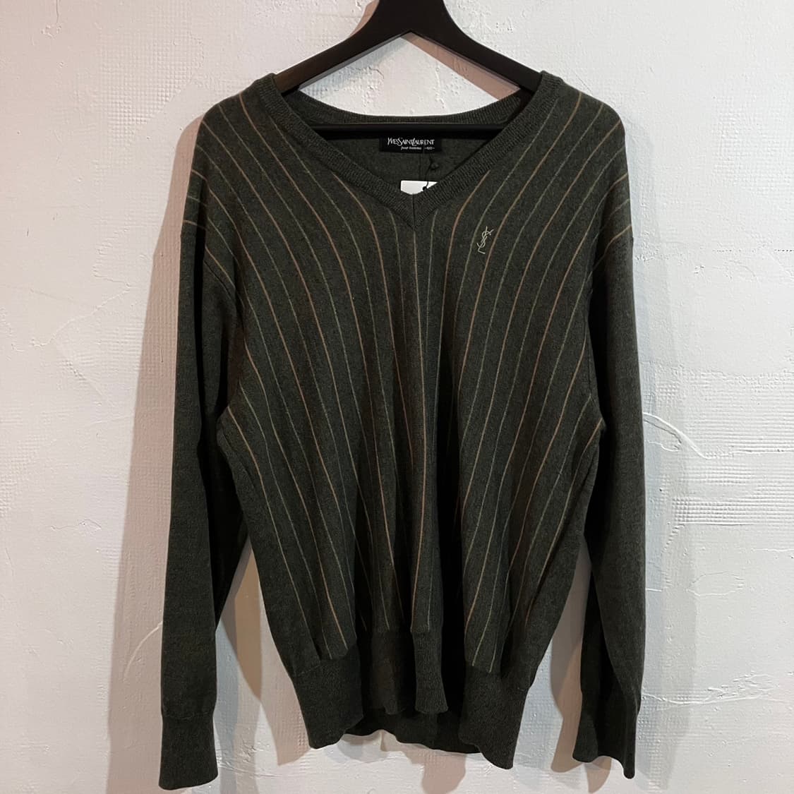 입생로랑 브이넥 니트 상품이미지2