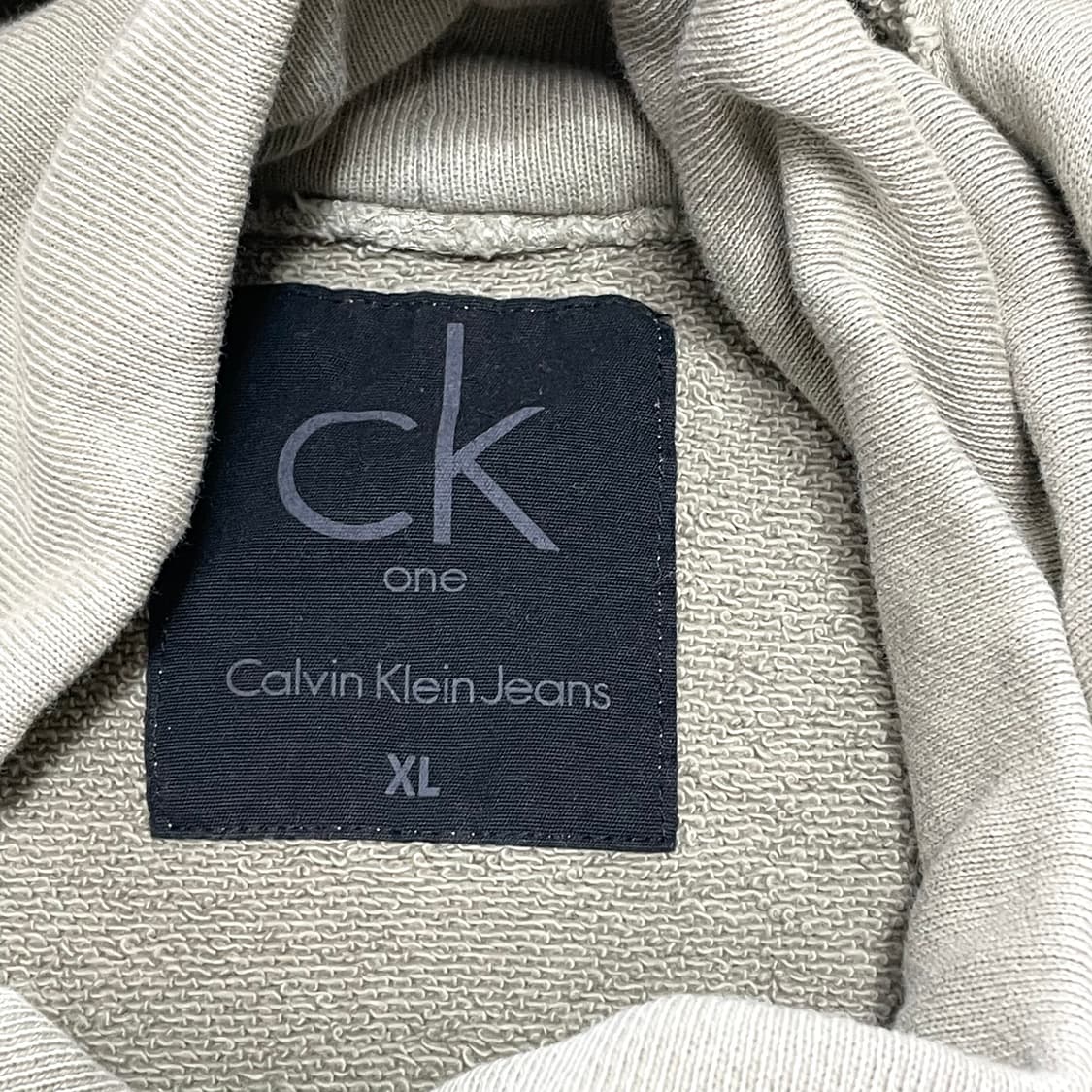 CK ONE 베이지 모크넥 후드티셔츠 남성XL  상품이미지6