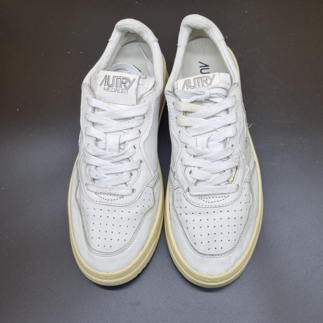 오트리 메달리스트 스니커즈39 245 상품이미지2