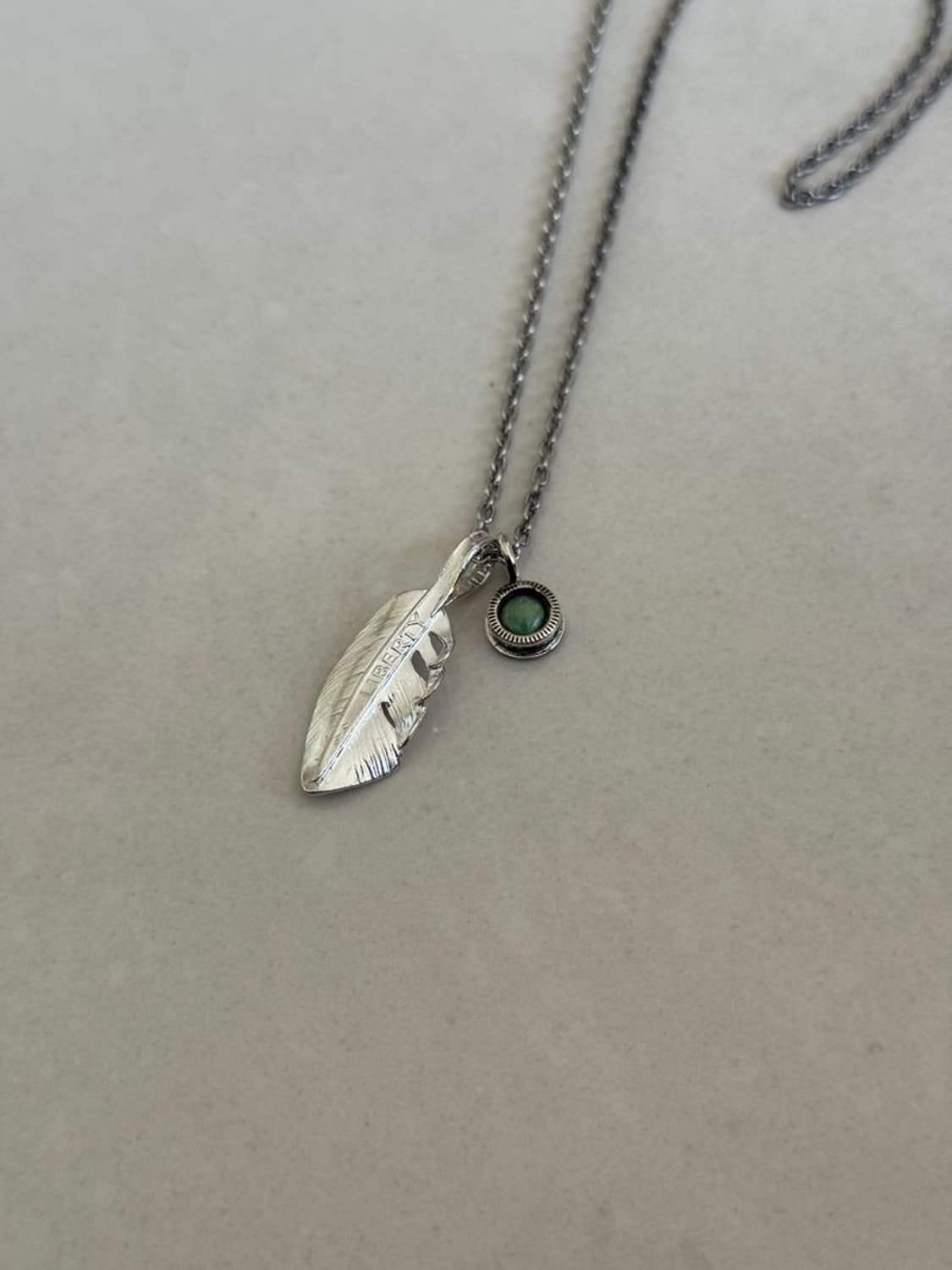 FEATHER NECKLA 미니 깃털 목걸이 상품이미지1