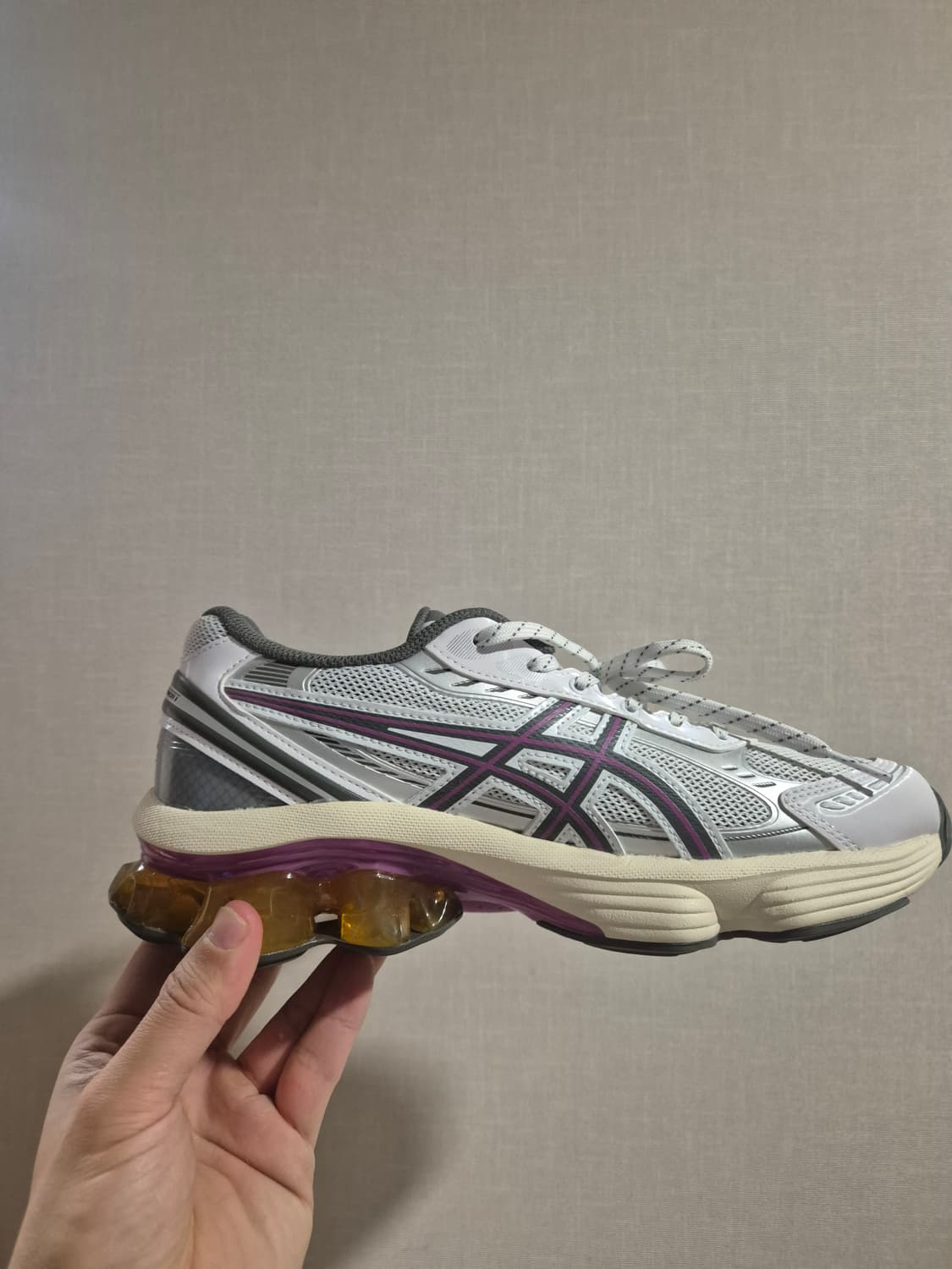 [새상품/250] 아식스 젤 키네틱 플루언트 화이트 트러플 그레이 상품이미지3