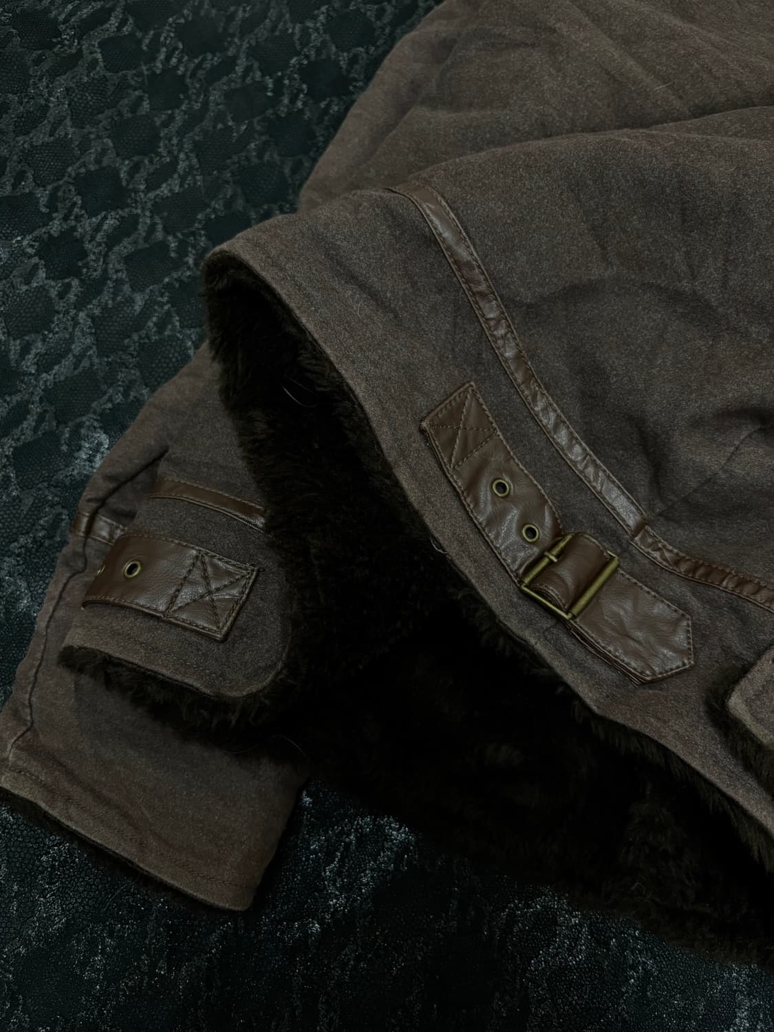 “Edwin” Y2K Brown Neck 2Buckle Brown Mus 상품이미지9