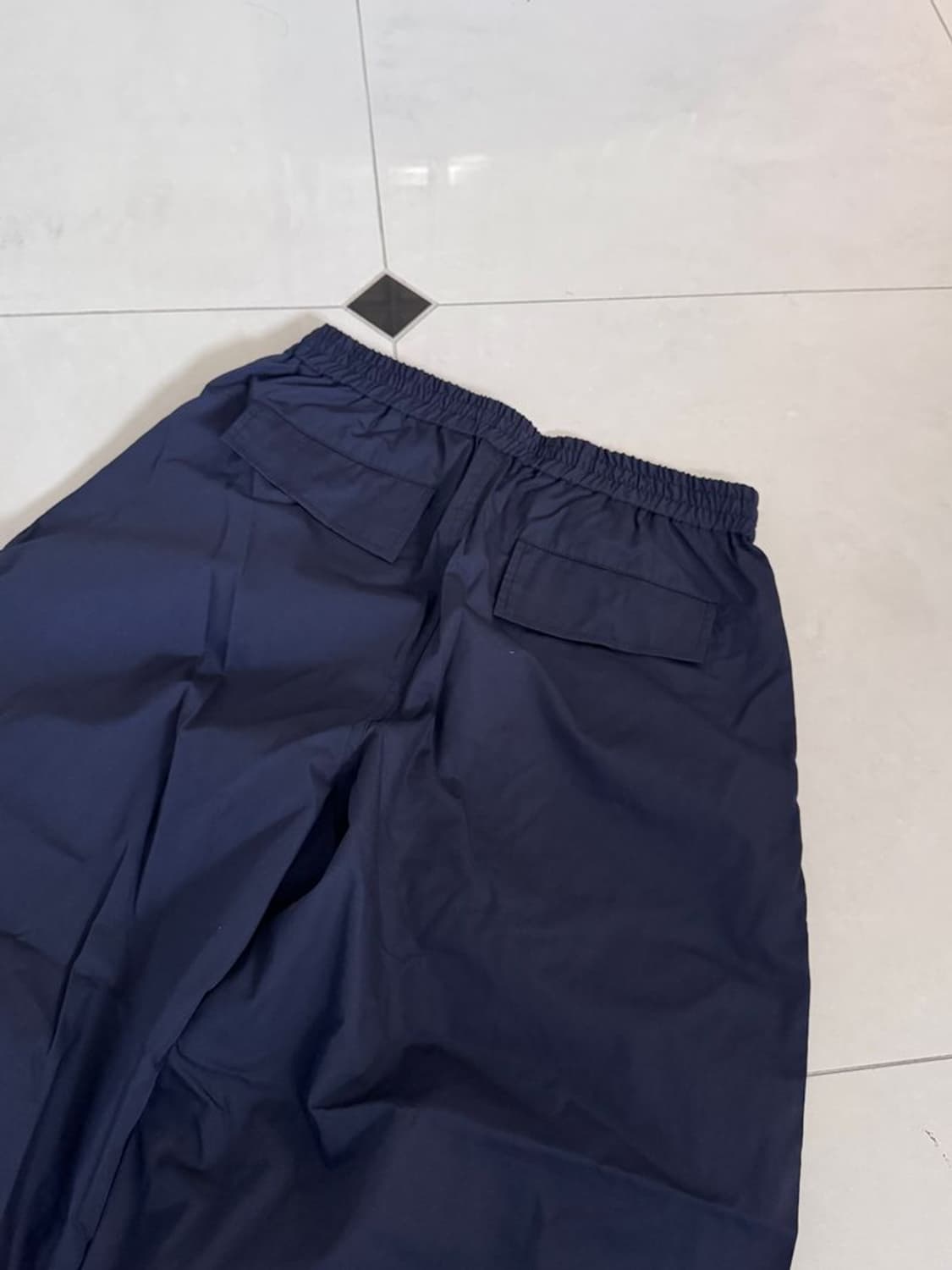 LIGHTWEIGHT BARREL EASY PANTS 상품이미지4