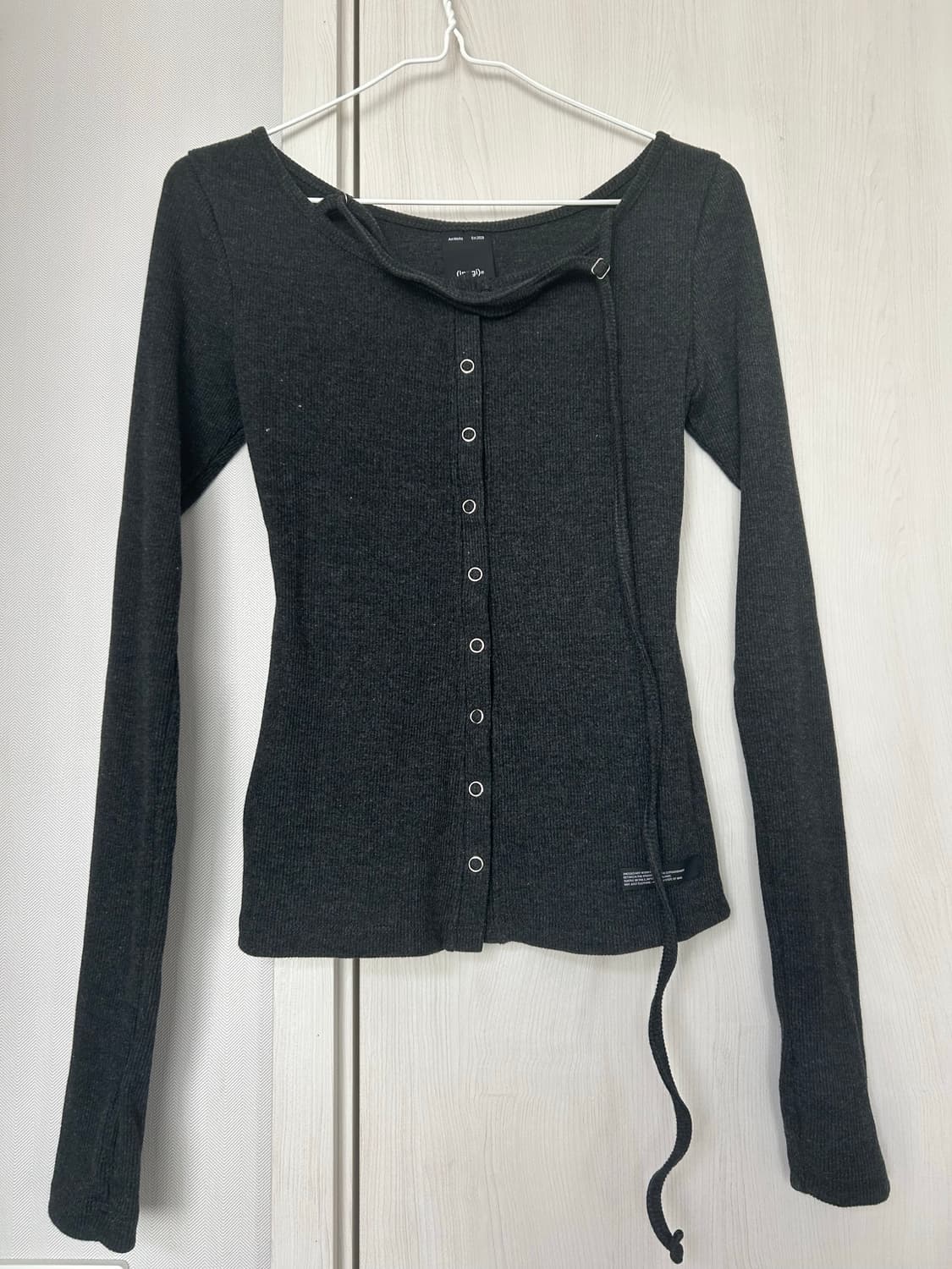 이네기 버클 스트랩 가디건 차콜 상품이미지5