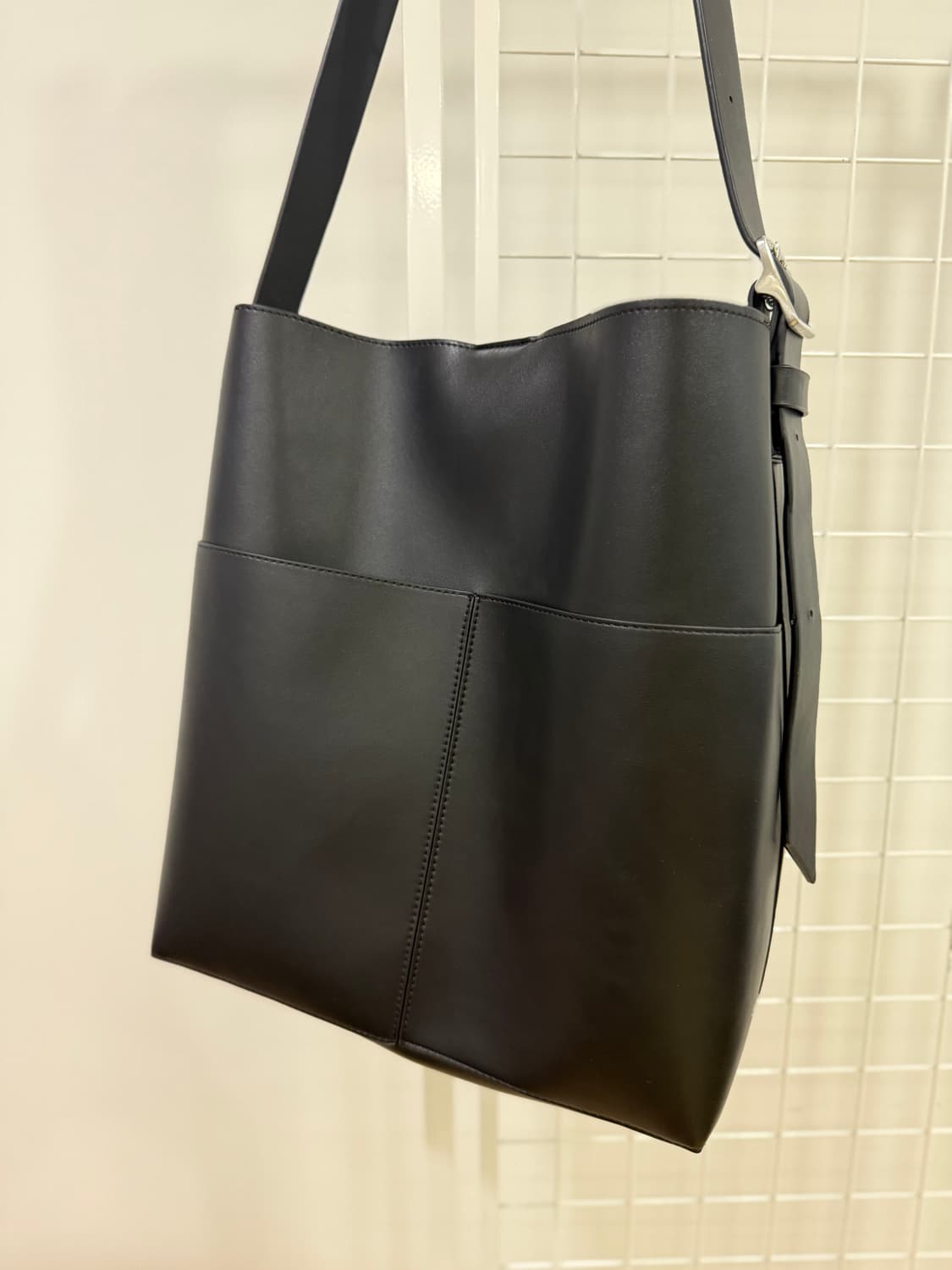 자라 크로스백 숄더백 호보백 판매합니다. 상품이미지1