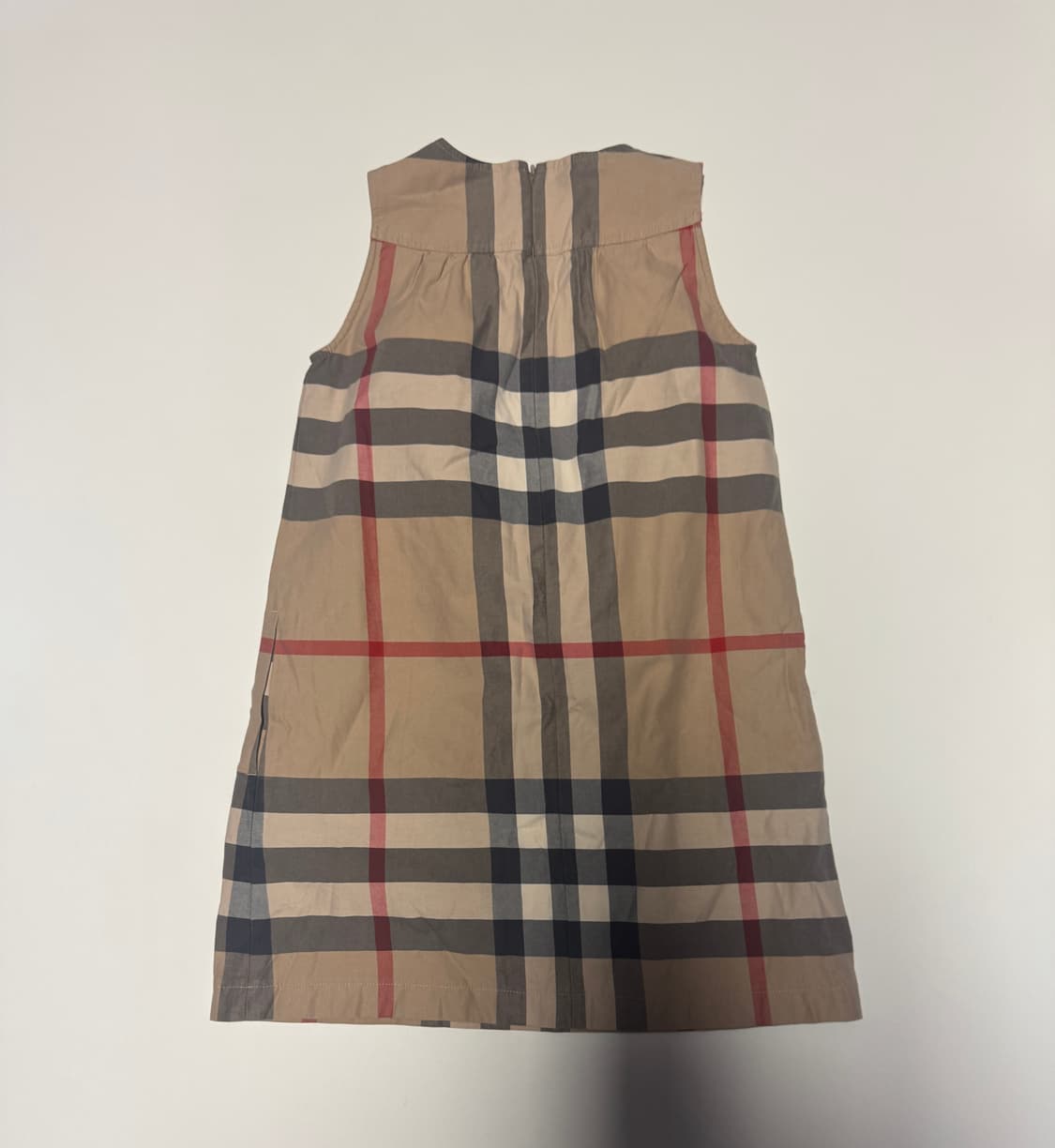 정품!! 여성 버버리 키즈 시그니처 체크 나시 원피스 140 xxs 상품이미지2