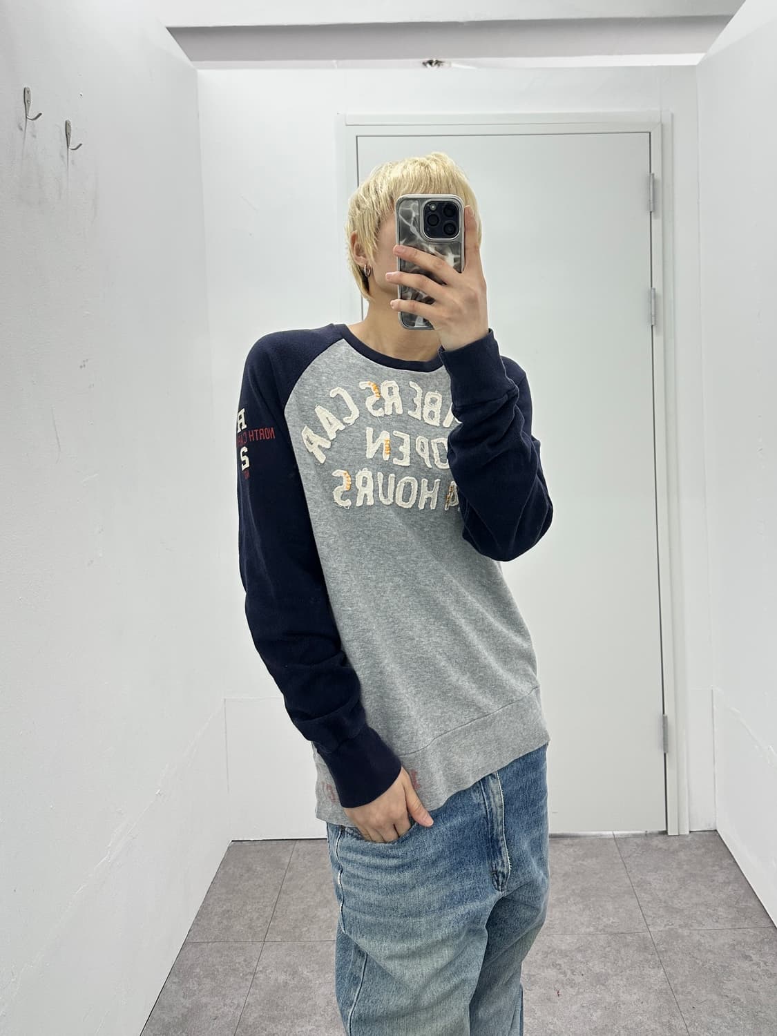 JPN Stitched Letter Raglan Sleeve 상품이미지1
