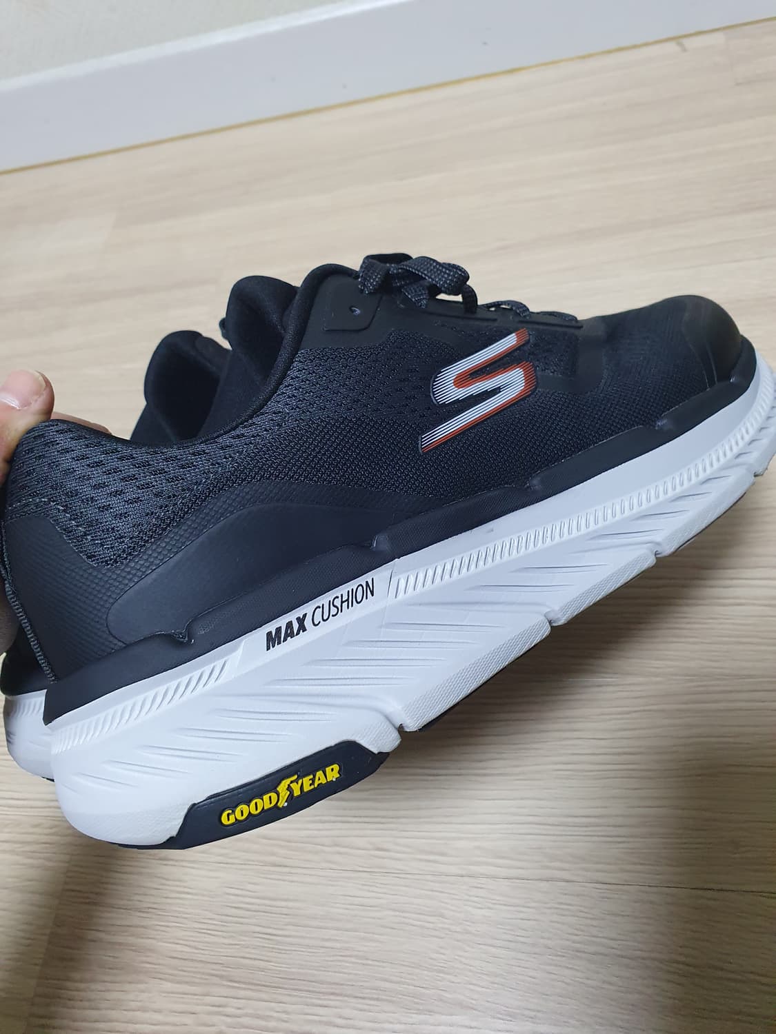 스케쳐스 맥스쿠셔닝 운동화 300 상품이미지7