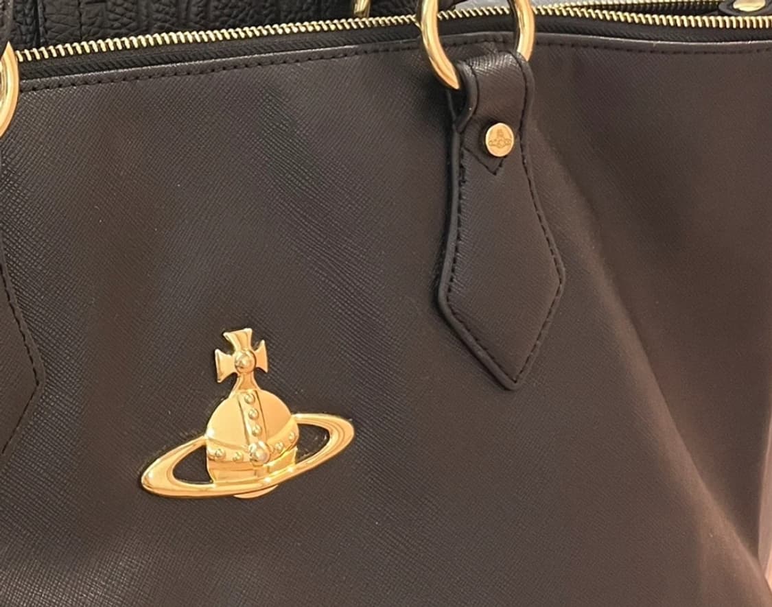 비비안웨스트우드 사피아노 가죽가방 팔아요 상품이미지2