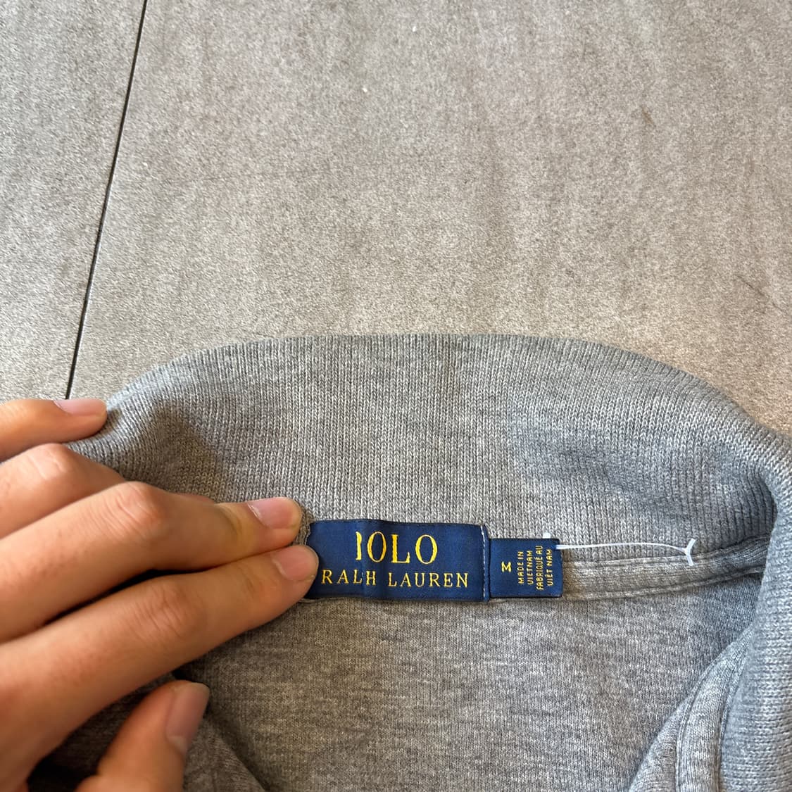 폴로 국내 정품 최신라벨 그레이 반집업 니트 상품이미지8
