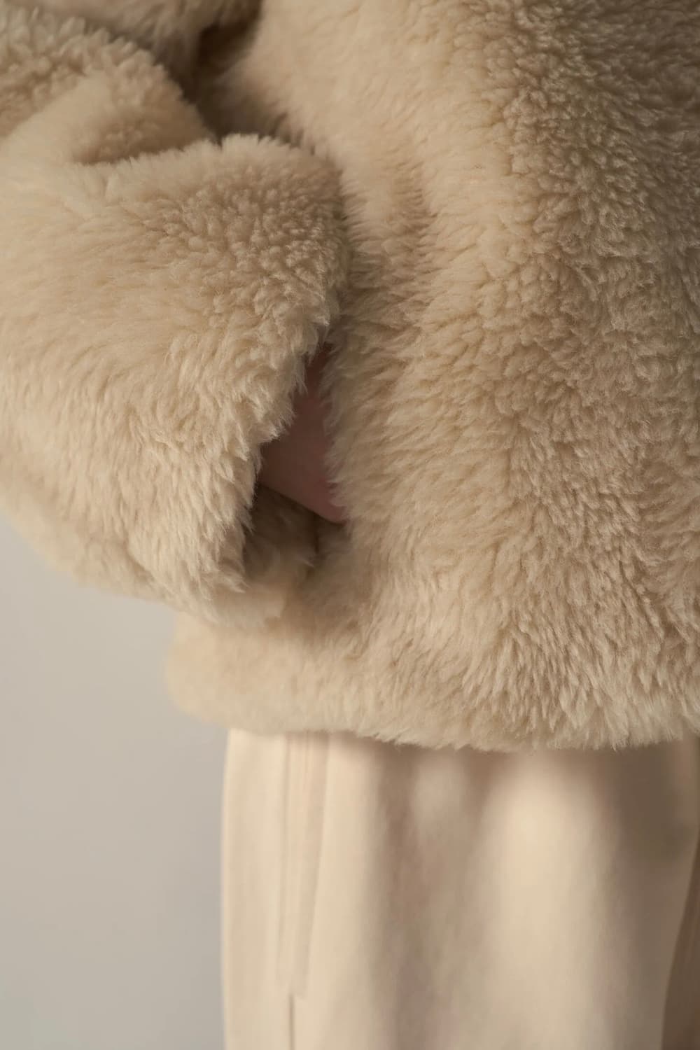 파사드패턴 램스울 숏 자켓 크림색 S사이즈 상품이미지10