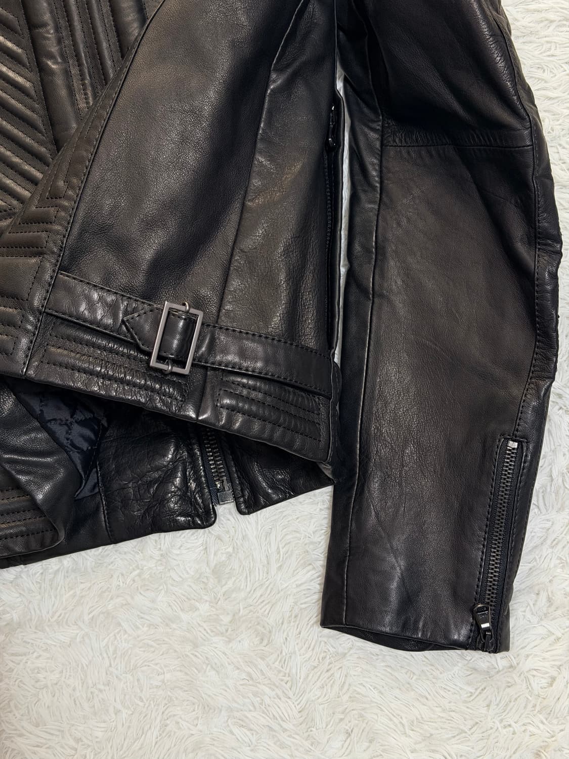 WOOYOUNGMI 솔리드옴므 기하학 입체 퀼팅 램스킨 레더 자켓 상품이미지5