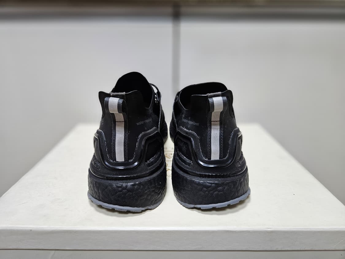 아디다스 울트라부스트 콜드레디 런닝화 285 미리 상품이미지5