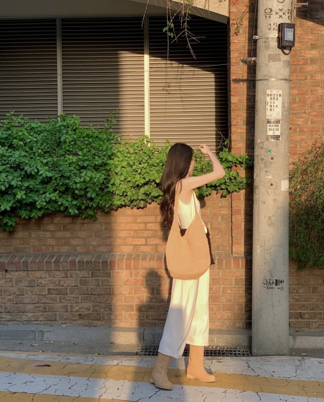 자수 새틴 원피스 상품이미지2