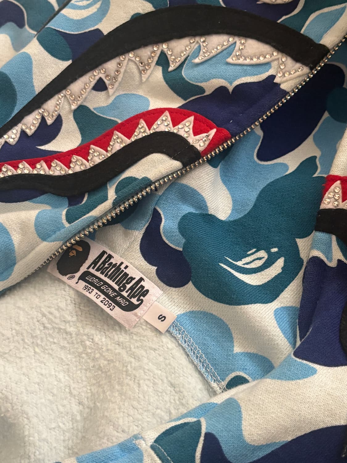 베이프 샤크 후드집업 상품이미지3