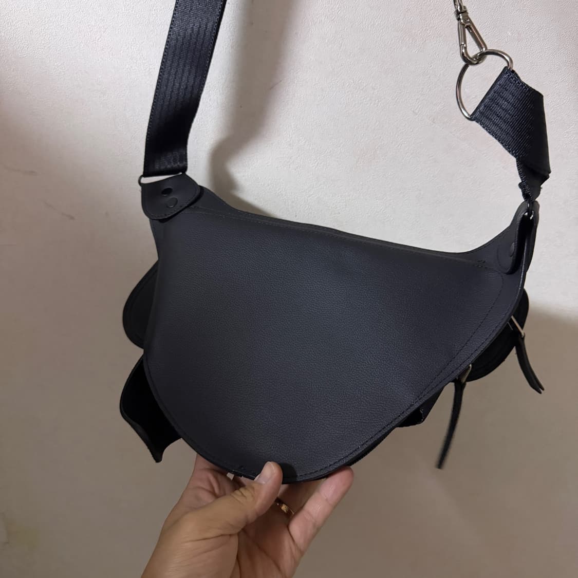 이우가마카라스 메신져크로스백 상품이미지3