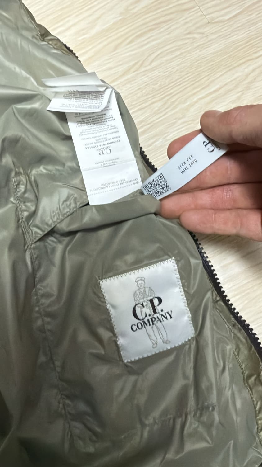 cp컴퍼니 dd쉘 패딩  상품이미지3