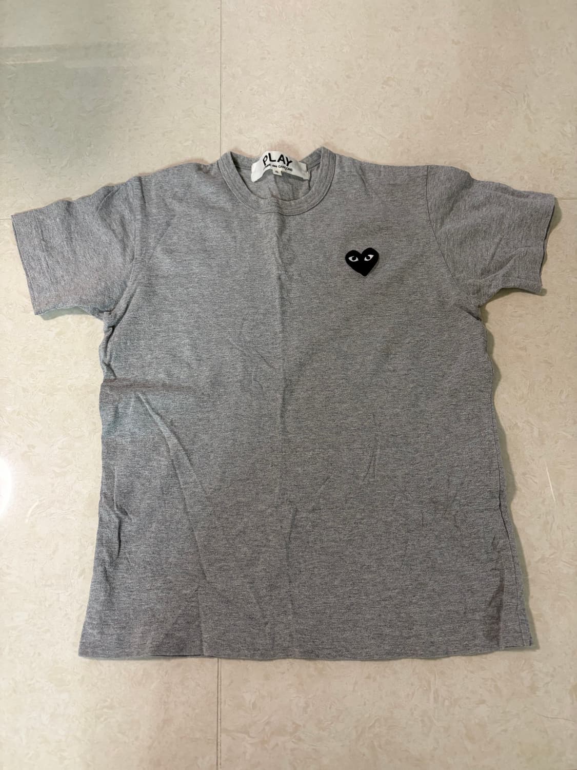 꼼데가르송 그레이 반팔티 상품이미지1