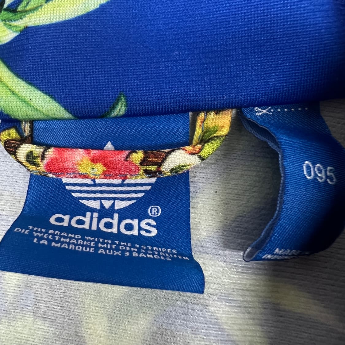 아디다스 빅로고 트랙탑 상품이미지5