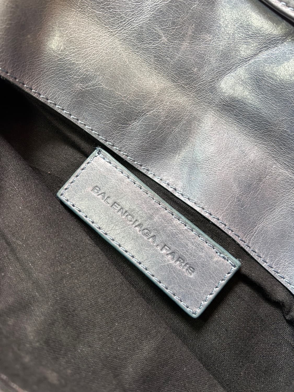 Balenciaga Envelope Clutch Crossbody Bag 상품이미지7