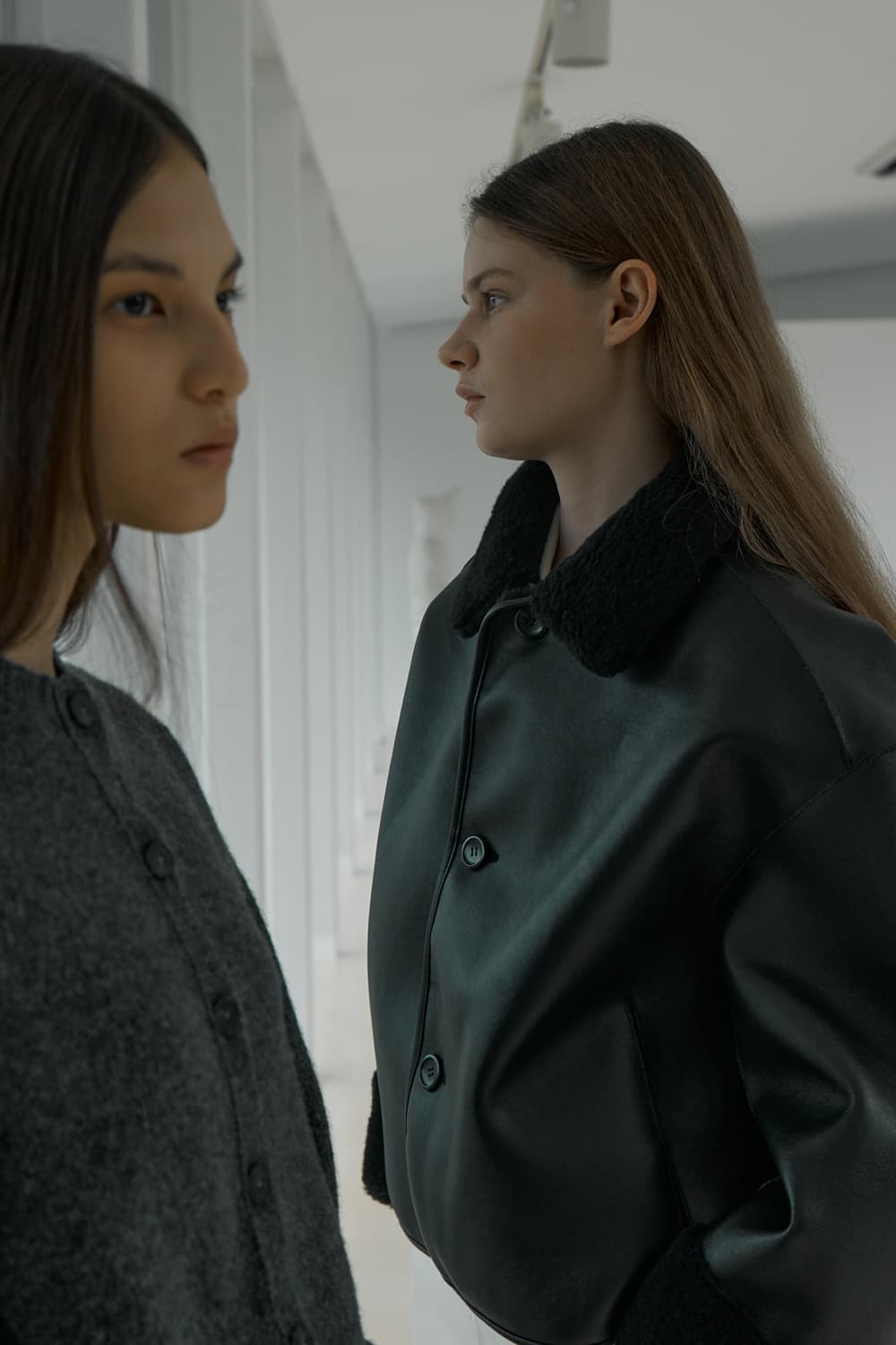 carriere short 리버시블 에코레더 무스탕 블랙 os  상품이미지3