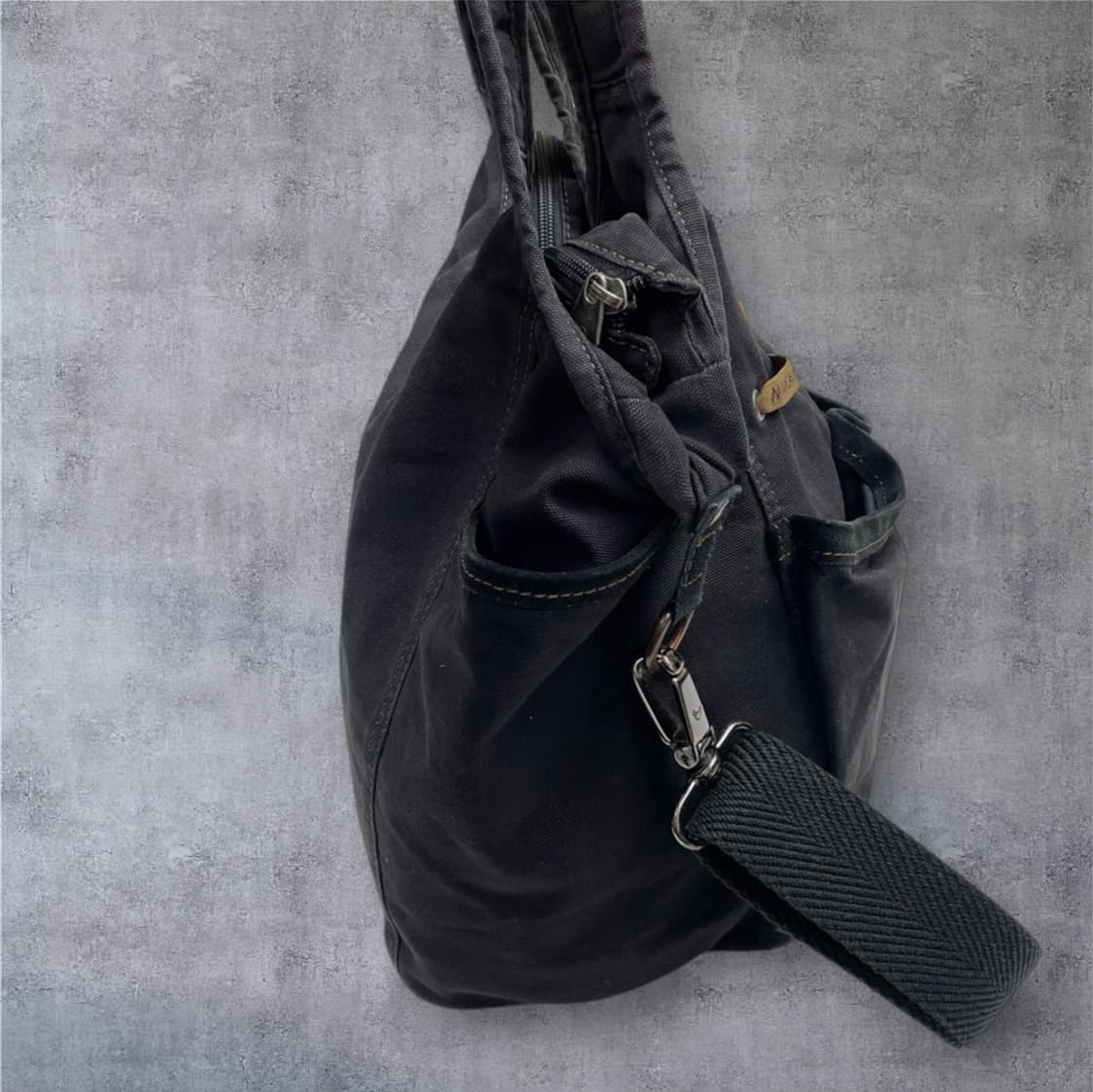 만다리나덕 Mandarina duck 블랙 차콜 토트 겸 크로스백 상품이미지7