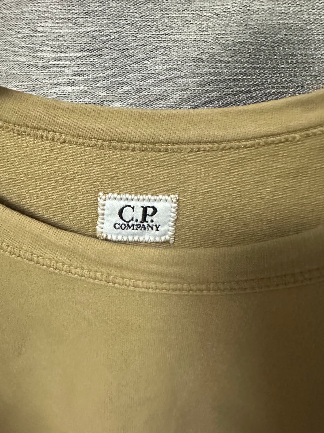 CP컴퍼니 맨투맨 카키 (XL) 상품이미지4