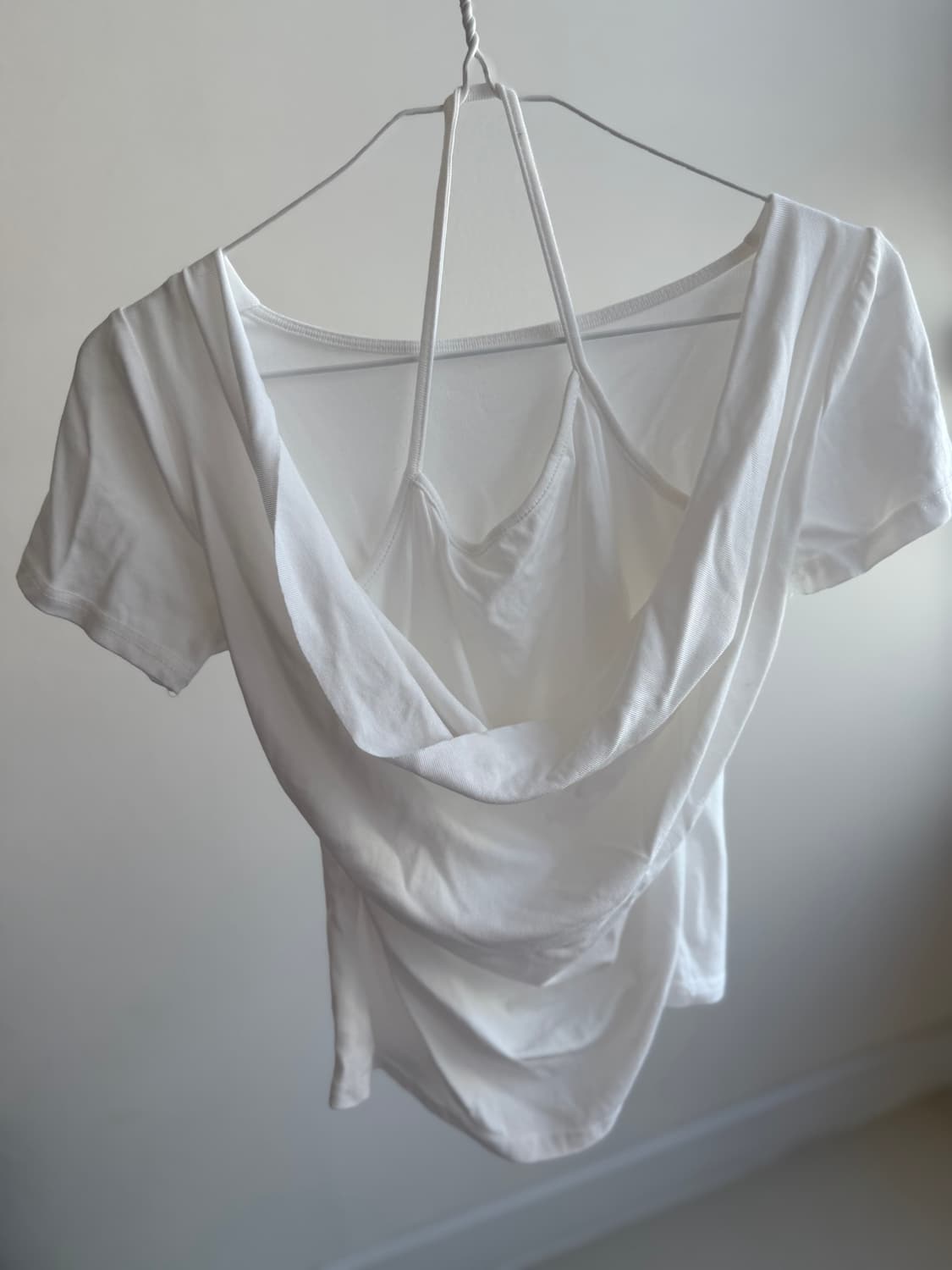 화이트 홀터넥 드레이프 티셔츠 (29cm) 자라 상품이미지1