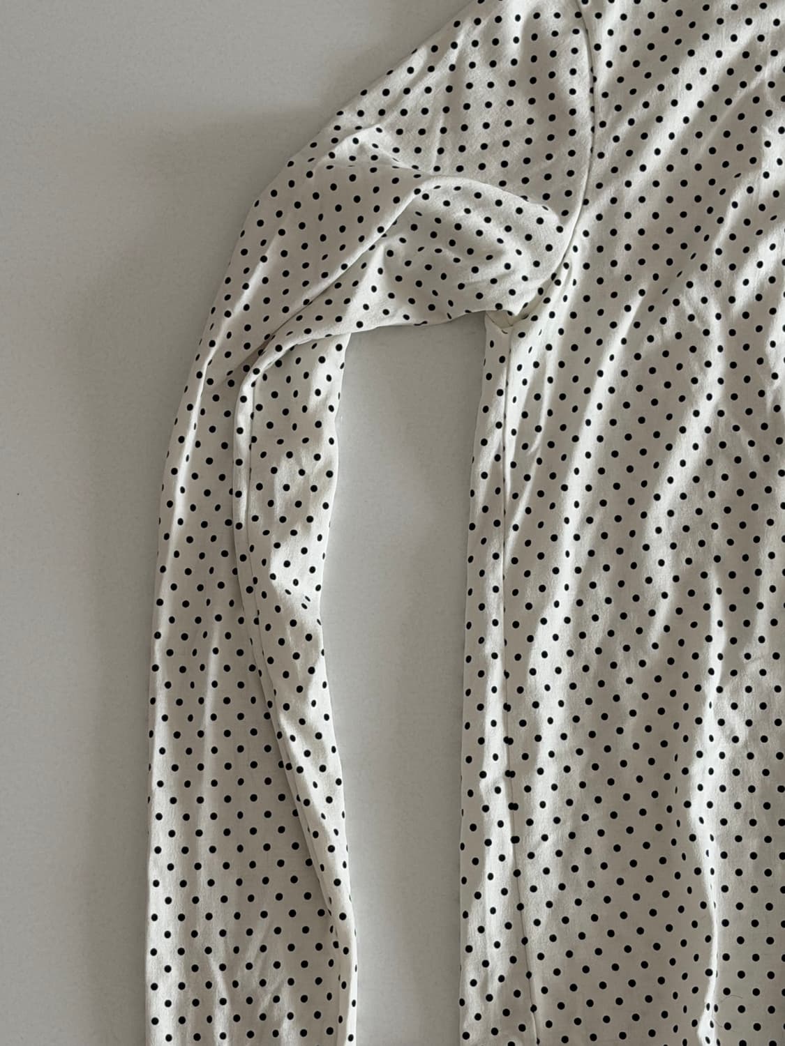 도트 화이트 롱 슬리브  상품이미지3