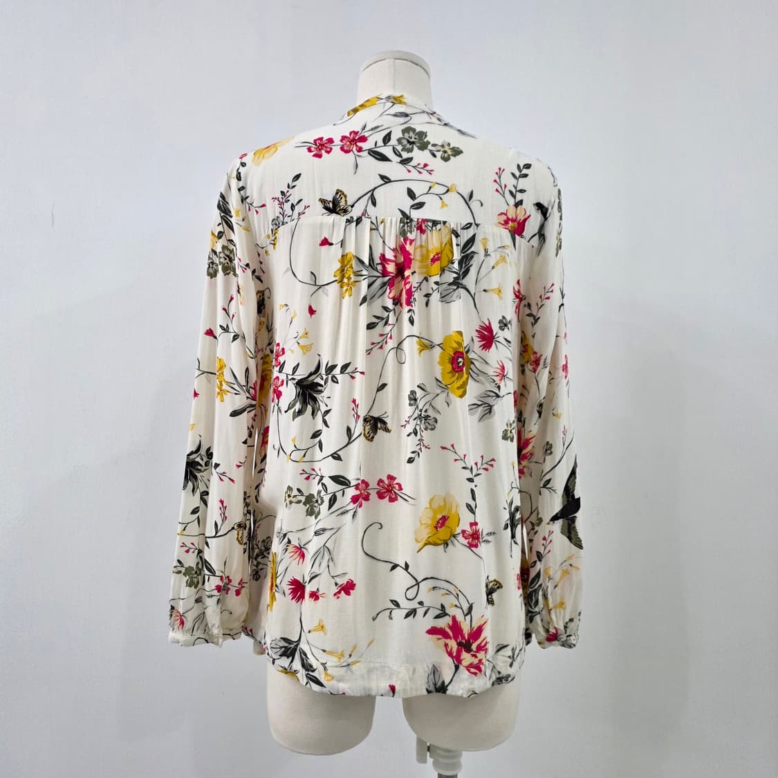 올드네이비 아이보리 플라워 핀턱 보헤미안 블라우스 상품이미지2