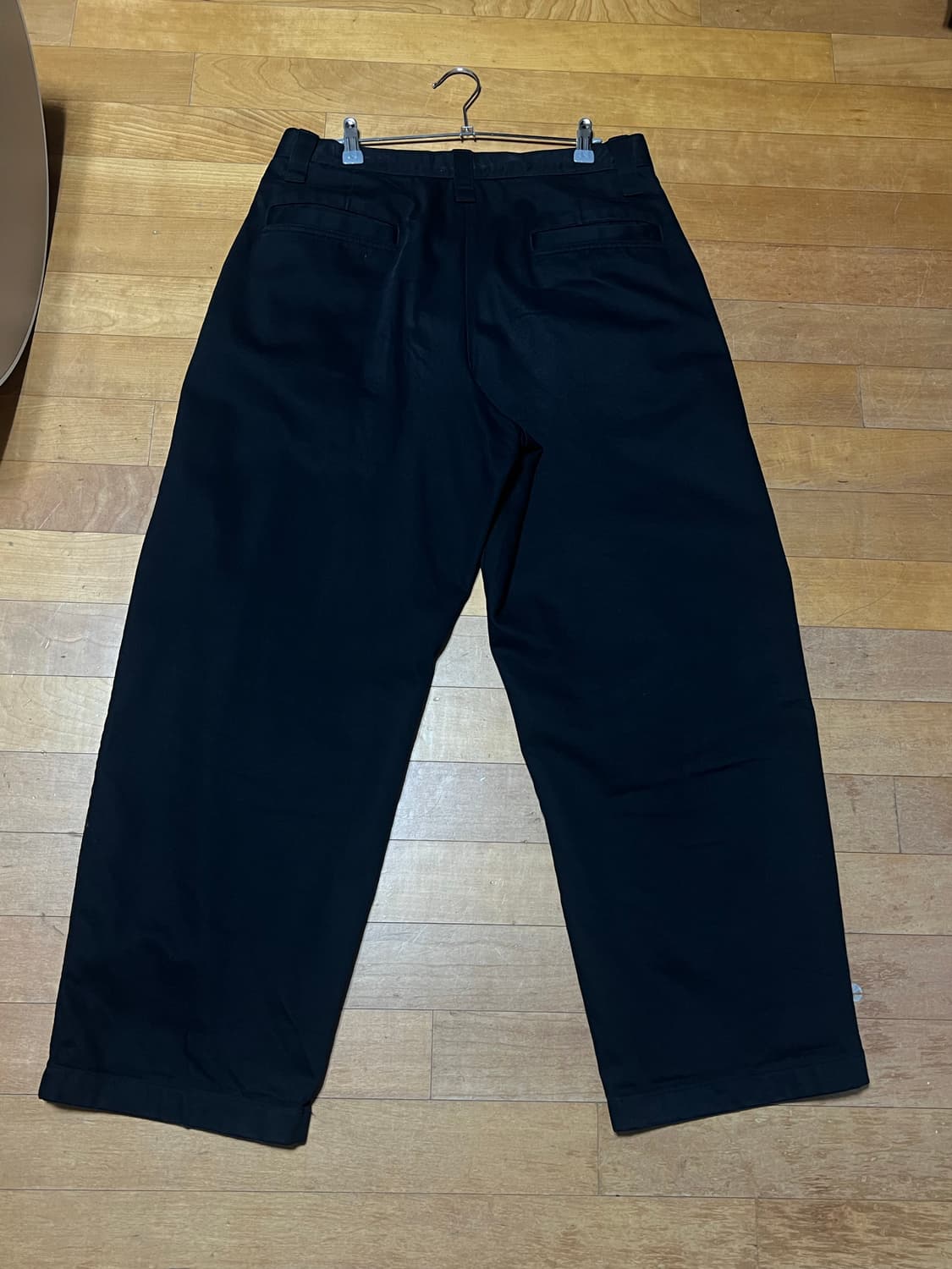 유니클로 U 와이드핏 치노팬츠 블랙 82 상품이미지3