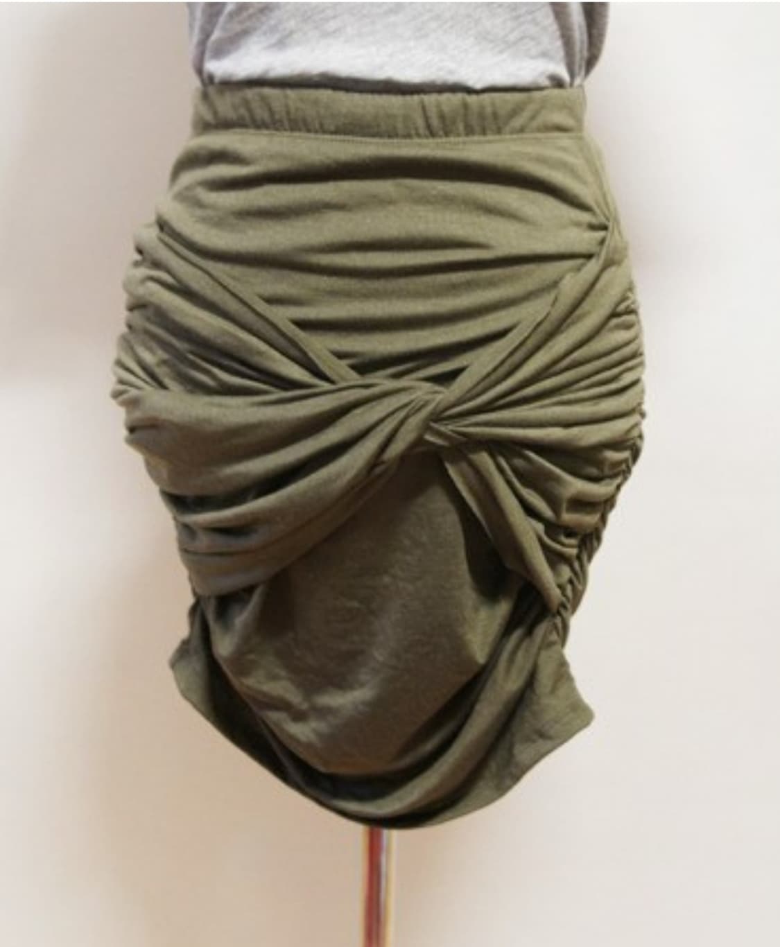 꼬임셔링 밴딩스커트 상품이미지1