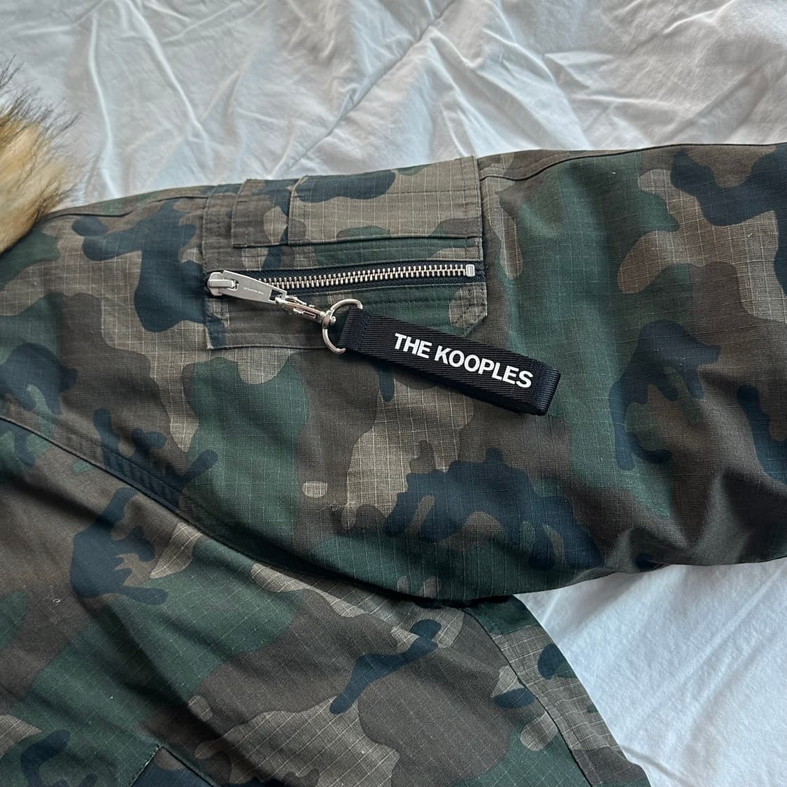 더쿠플스 카모 울프죠 패딩 퍼 후드 상품이미지2