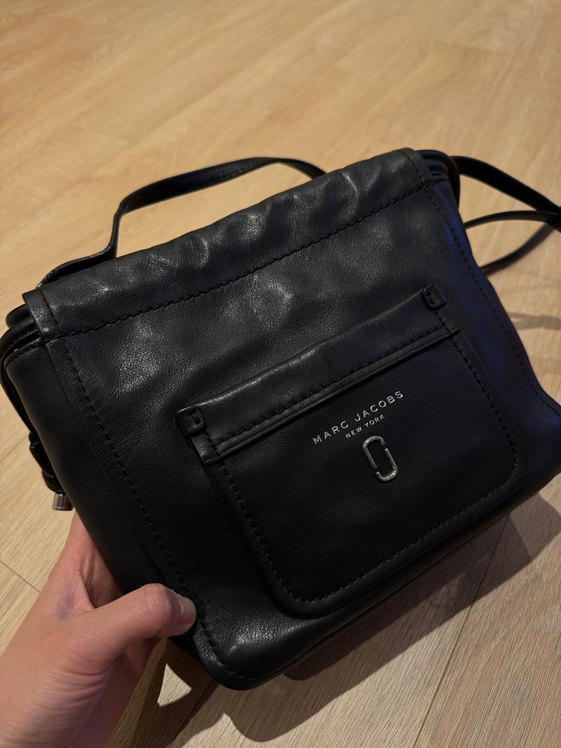 마크바이마크제이콥스 블랙 가죽 크로스백 상품이미지4