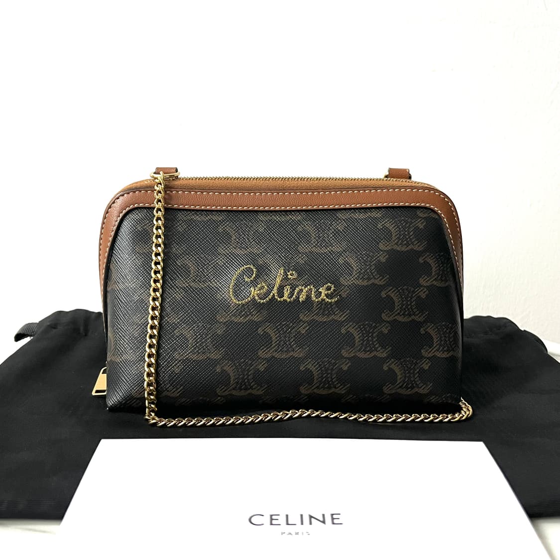 셀린느 트리옹프 자수 로고 체인 클러치 가방 크로스백 상품이미지1