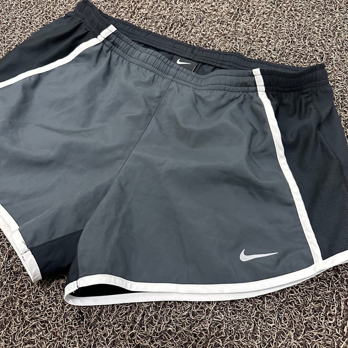 NIKE 나이키 여성 운동복 반바지 M 상품이미지2