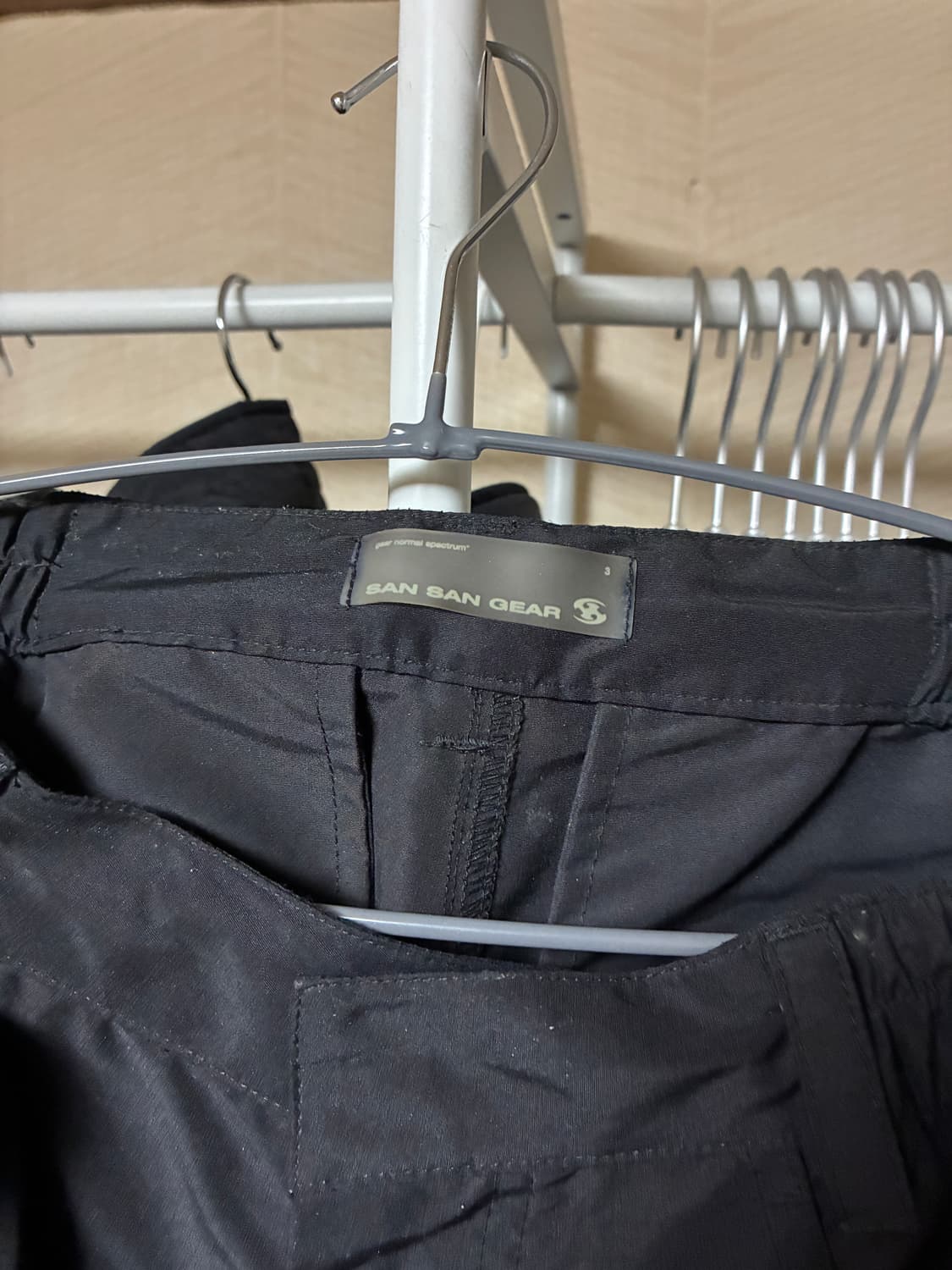 산산기어 핀턱 카고 팬츠 블랙 23FW 상품이미지3