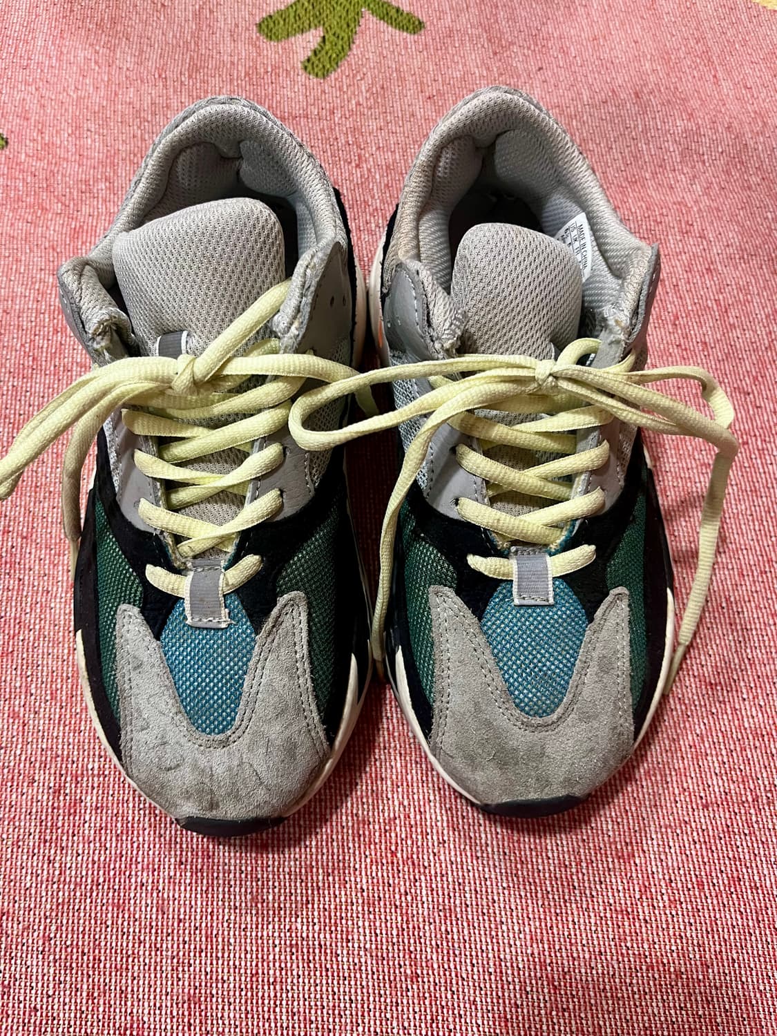 아디다스 이지부스트 웨이브러너 700 230 상품이미지1